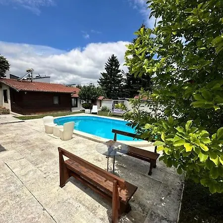Lea House With Swimming Pool In Vitosha Mountain